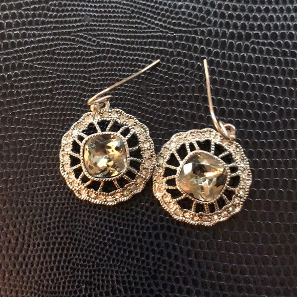 Earrings - Picture 4 of 5